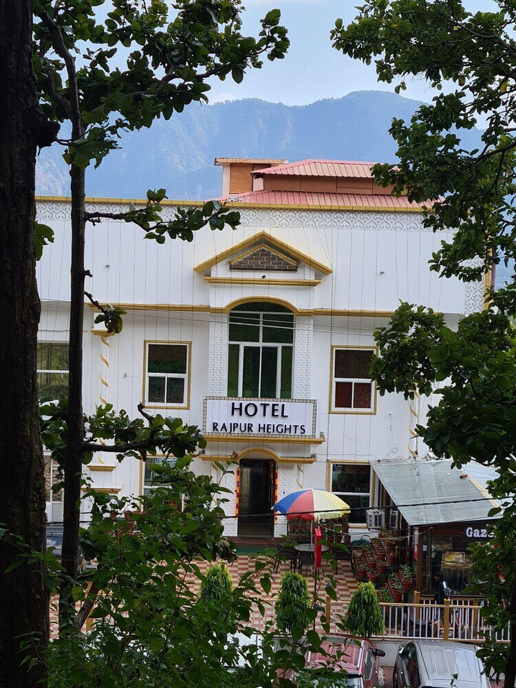 Фото Hotel Rajpur Heights