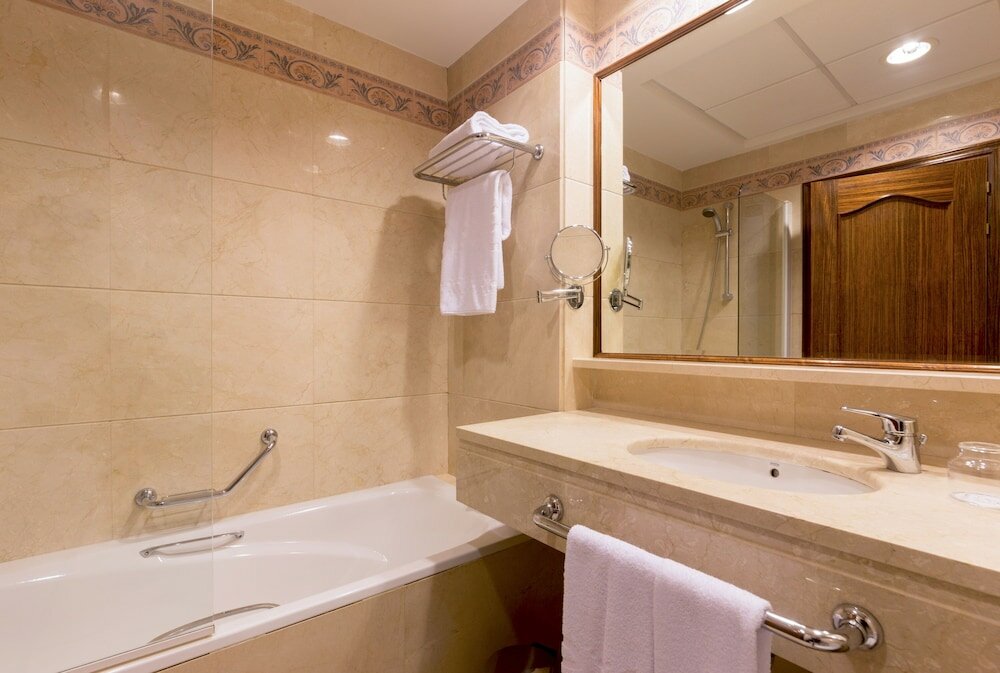 Фото Exe Reina Isabel