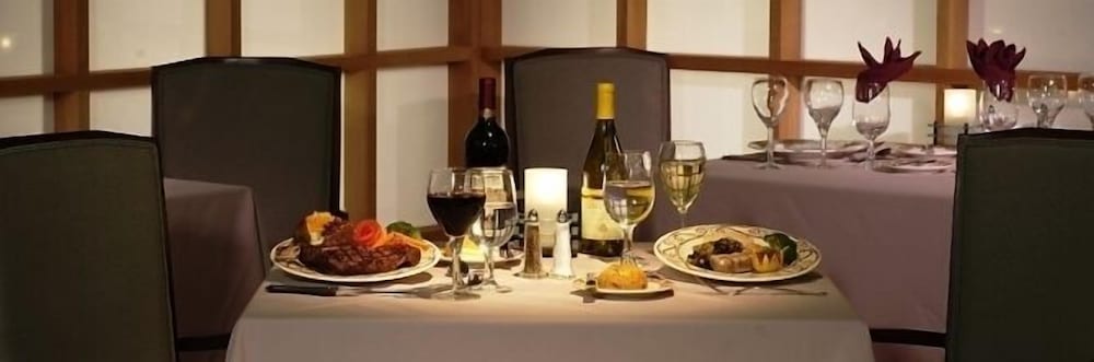 Фото Atrium Hotel and Suites