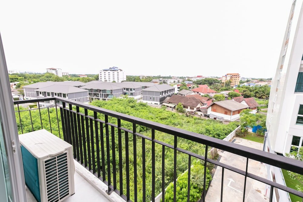 Фото Locals Prio ChiangMai Central Airport Plaza