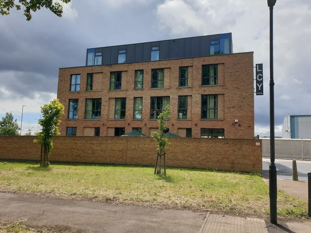 Фото London City Airport Hotel