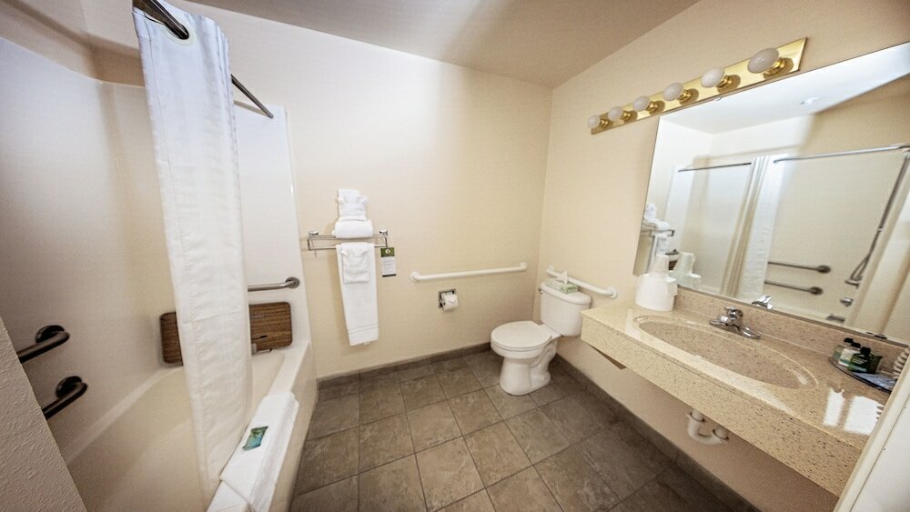 Фото FairBridge Inn Express