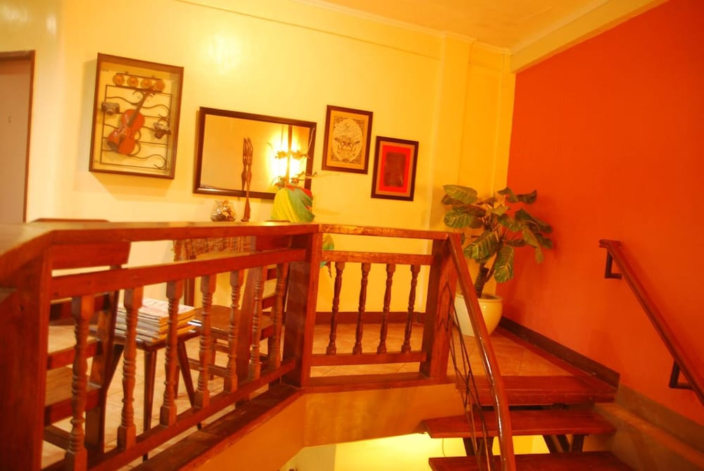 Фото Centro Mactan Suites