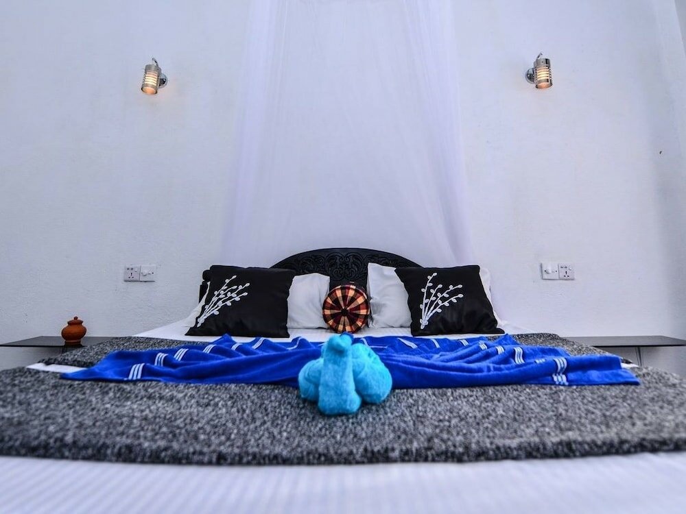 Фото Zircon Ella