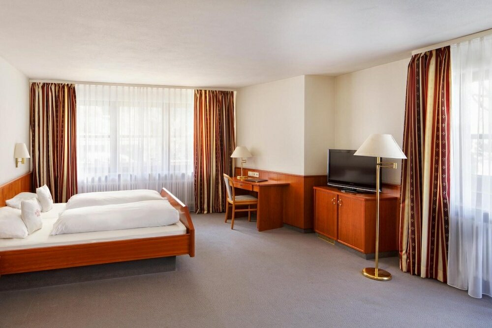 Фото Invite Hotel Löwen Freiburg