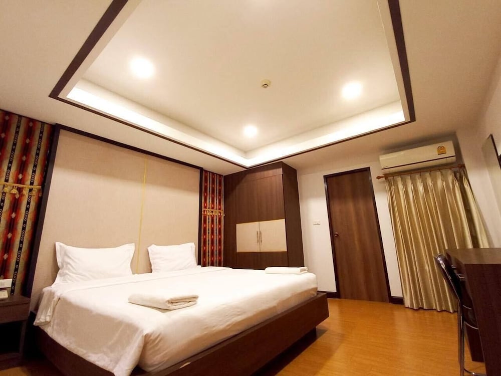 Фото Chorlada Lanna Hotel