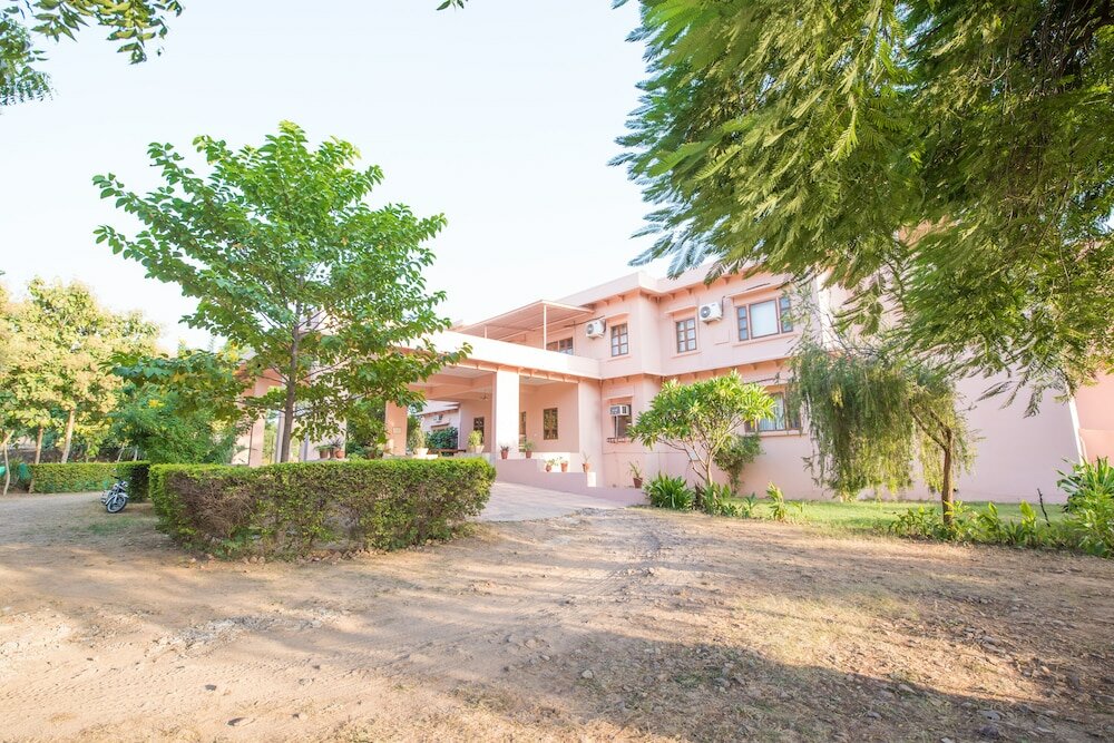 Фото Hotel Dev Vilas