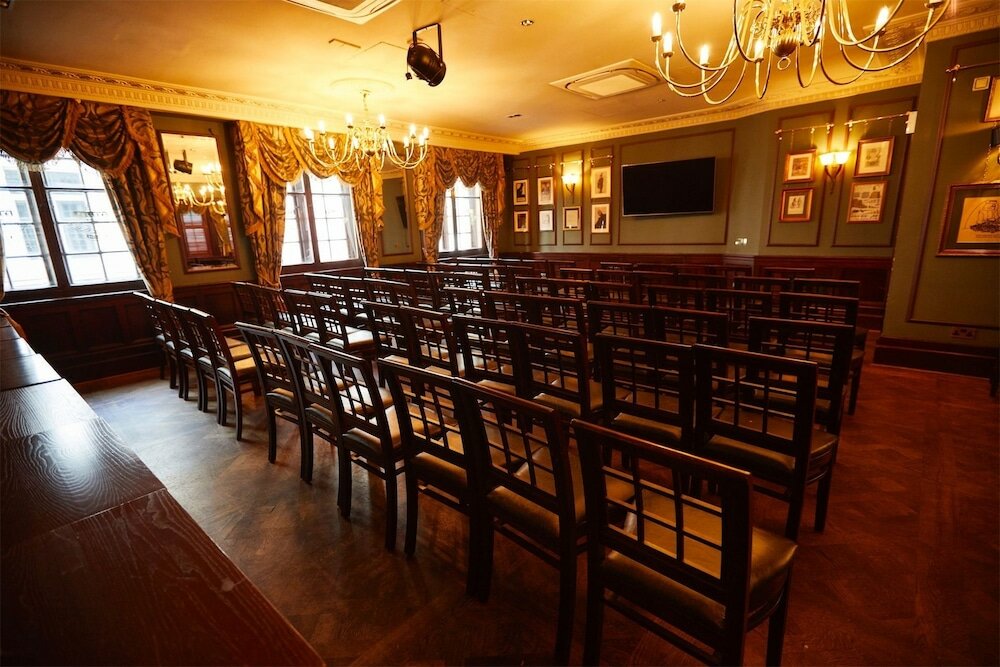 Фото The Counting House