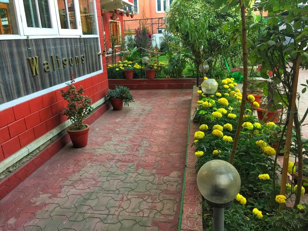 Фото Walisons Hotel