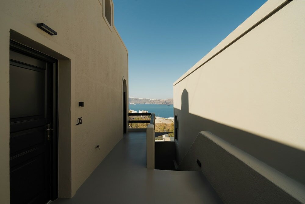 Фото Black Diamond Suites - Adults Only