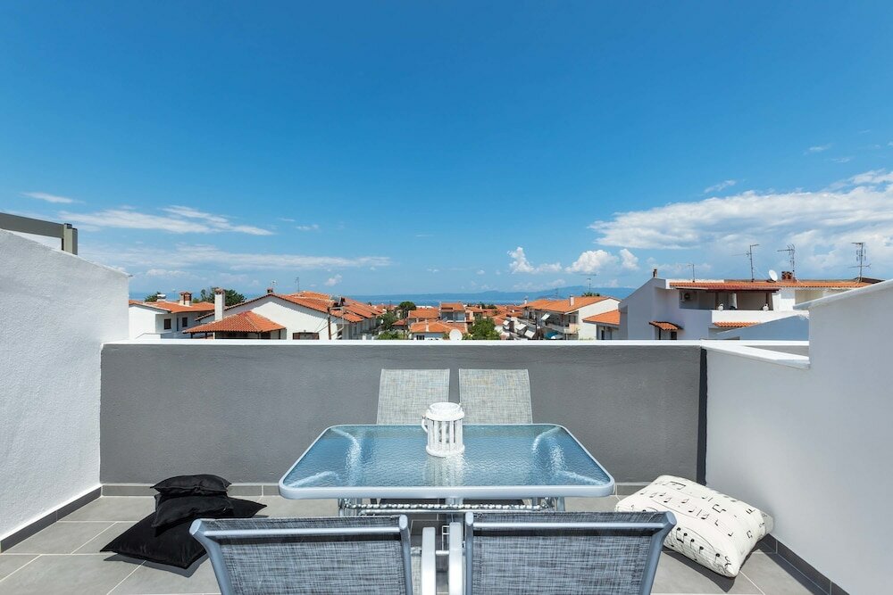 Фото Nymphes Deluxe Accommodation