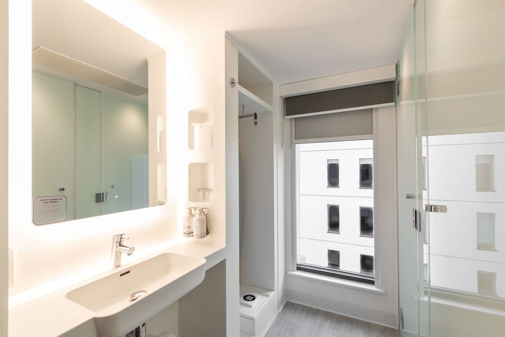 Фото Yotel Edinburgh