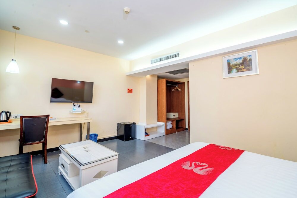 Фото Ln White House Hotel