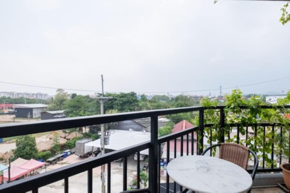 Фото The Corner Lodge