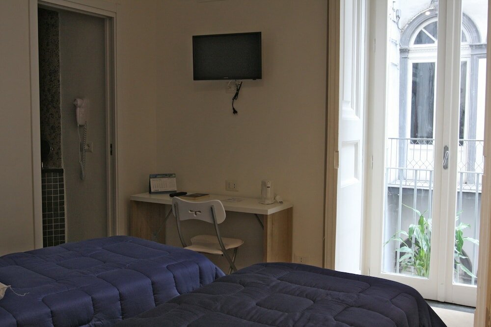 Фото Base Napoli B&b