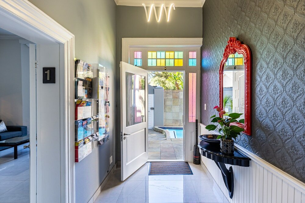 Фото 4 on Varneys Guest House