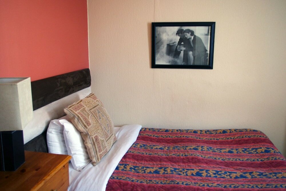 Фото Dukes Folly Hotel