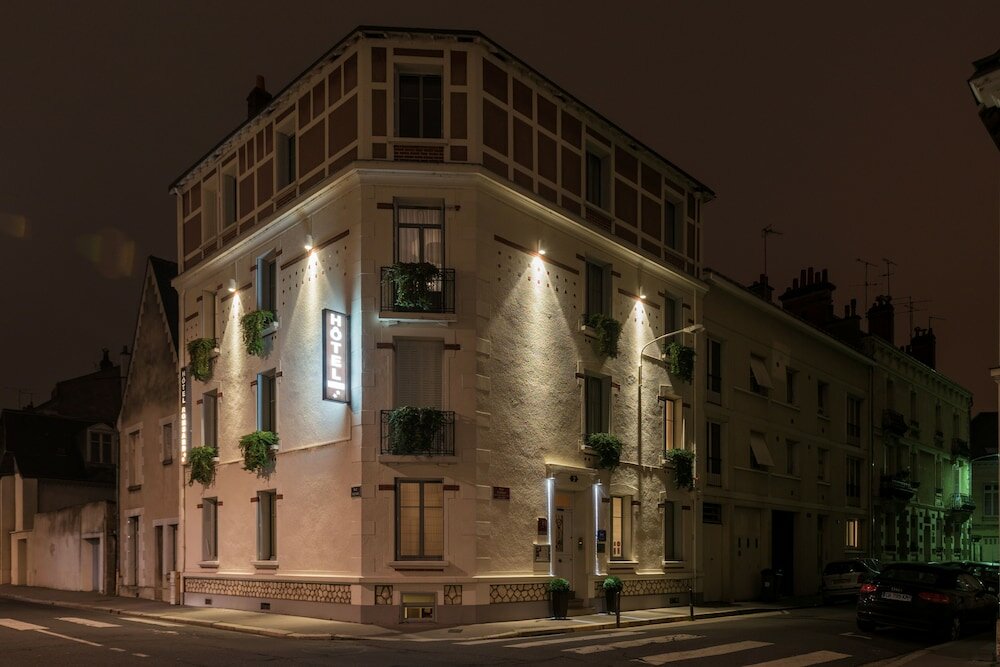 Фото отеля 1