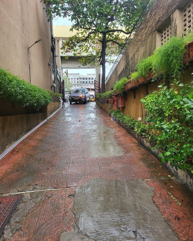 Фото Hotel Maharana Inn Chembur