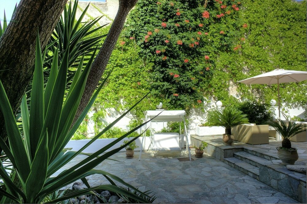 Фото Benitses Arches