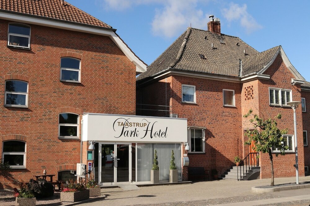 Фото отеля 1