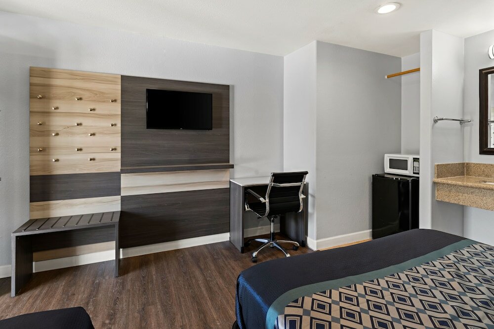 Фото Bay Breeze Inn