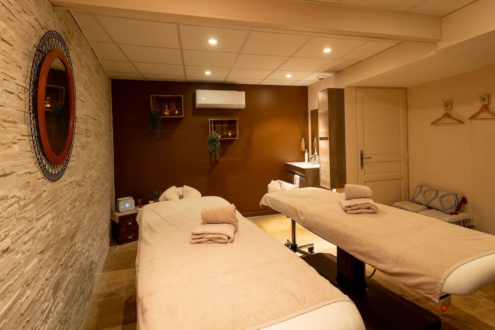 Фото Hôtel & SPA du Domaine des Thômeaux, The Originals Relais