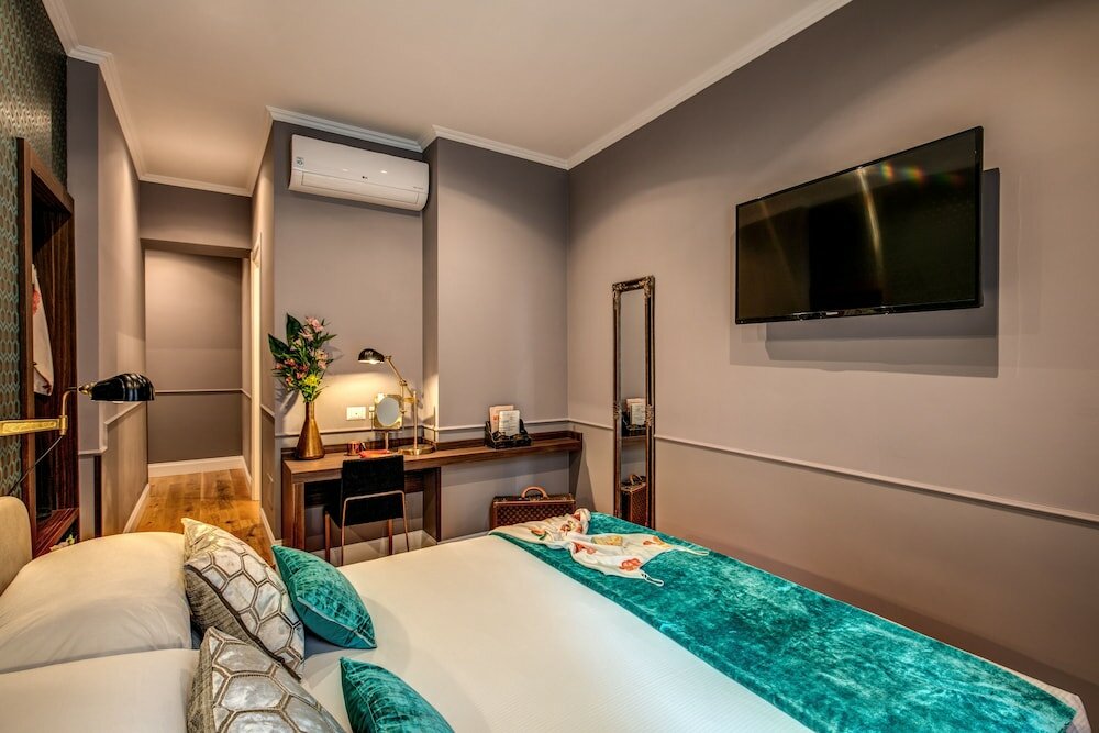 Фото Tree Charme Parliament Boutique Hotel