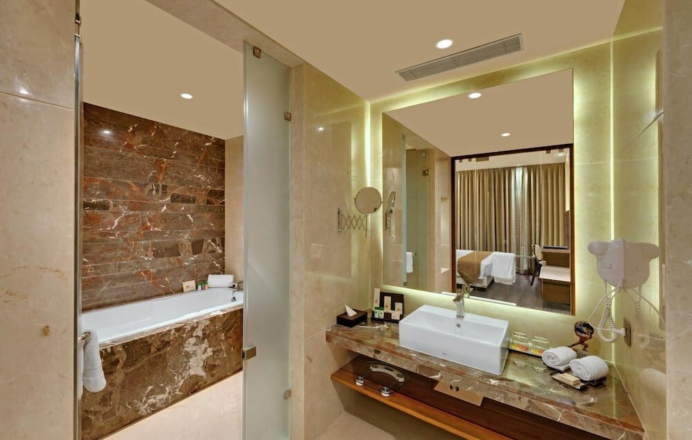 Фото Iscon The Fern Resort & SPA, Bhavnagar