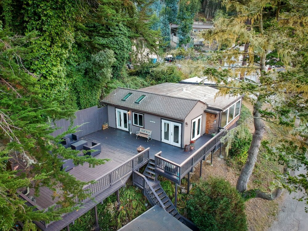 Фото Marbella Lane Pedro Point Beach House with Hot Tub