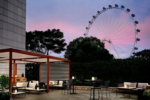 Гостиница The Ritz-Carlton, Millenia Singapore в Сингапуре