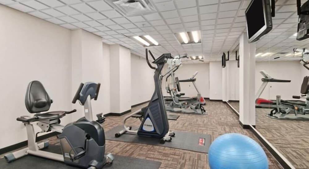 Фото Ramada by Wyndham Edmonton South