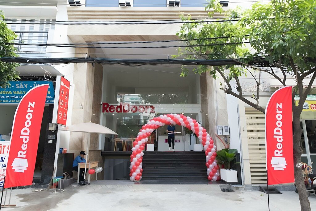 Hotel RedDoorz Plus near E-Town 2, Ho Chi Minh, photo