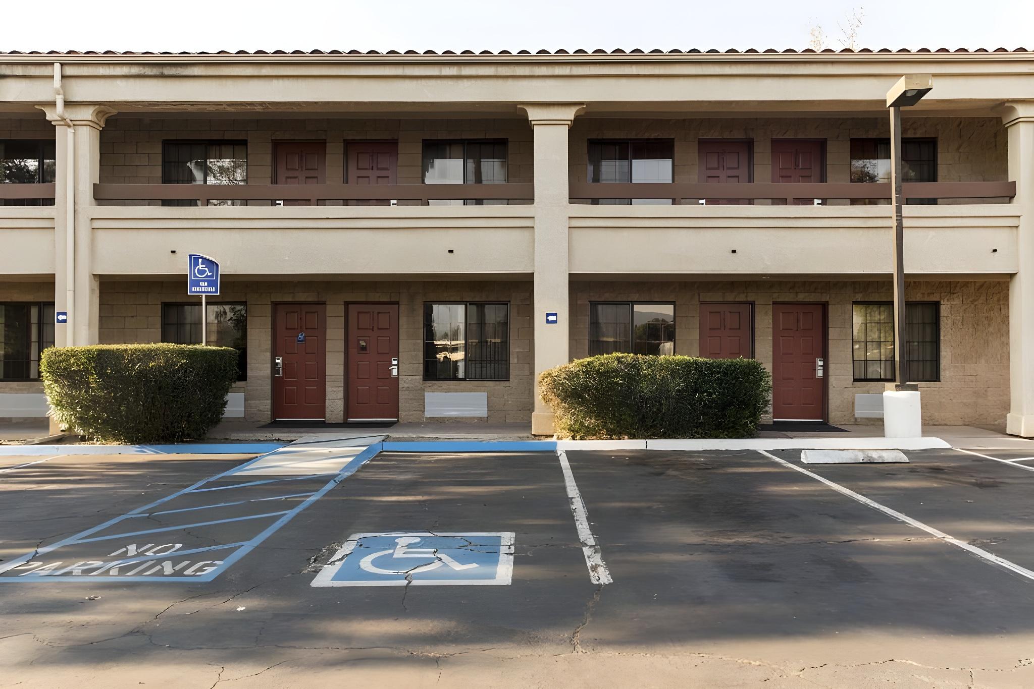 Фото Premier Inns Thousand Oaks