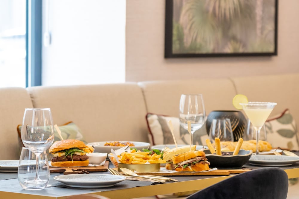 Фото L&h Gran VIA Valencia