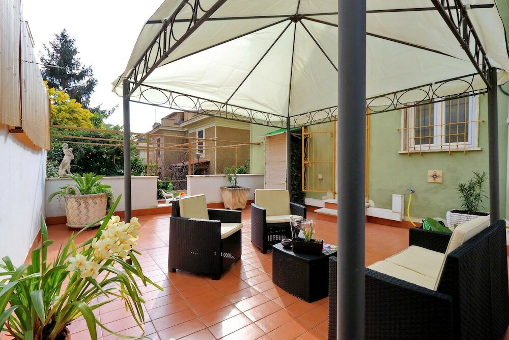 Фото  Pinidiroma Rooms and Suites