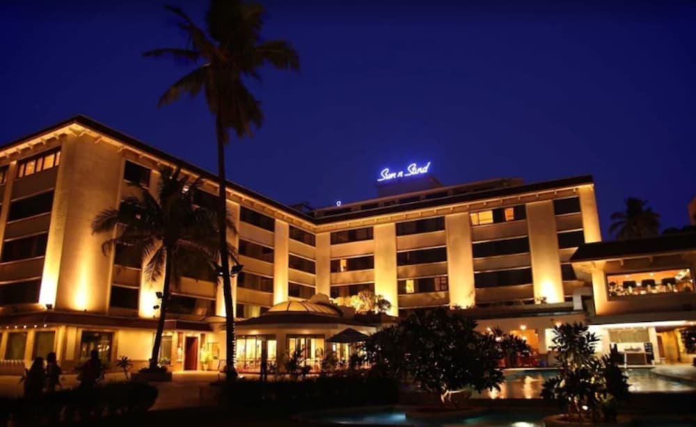 Фото Sun N Sand Hotel Mumbai
