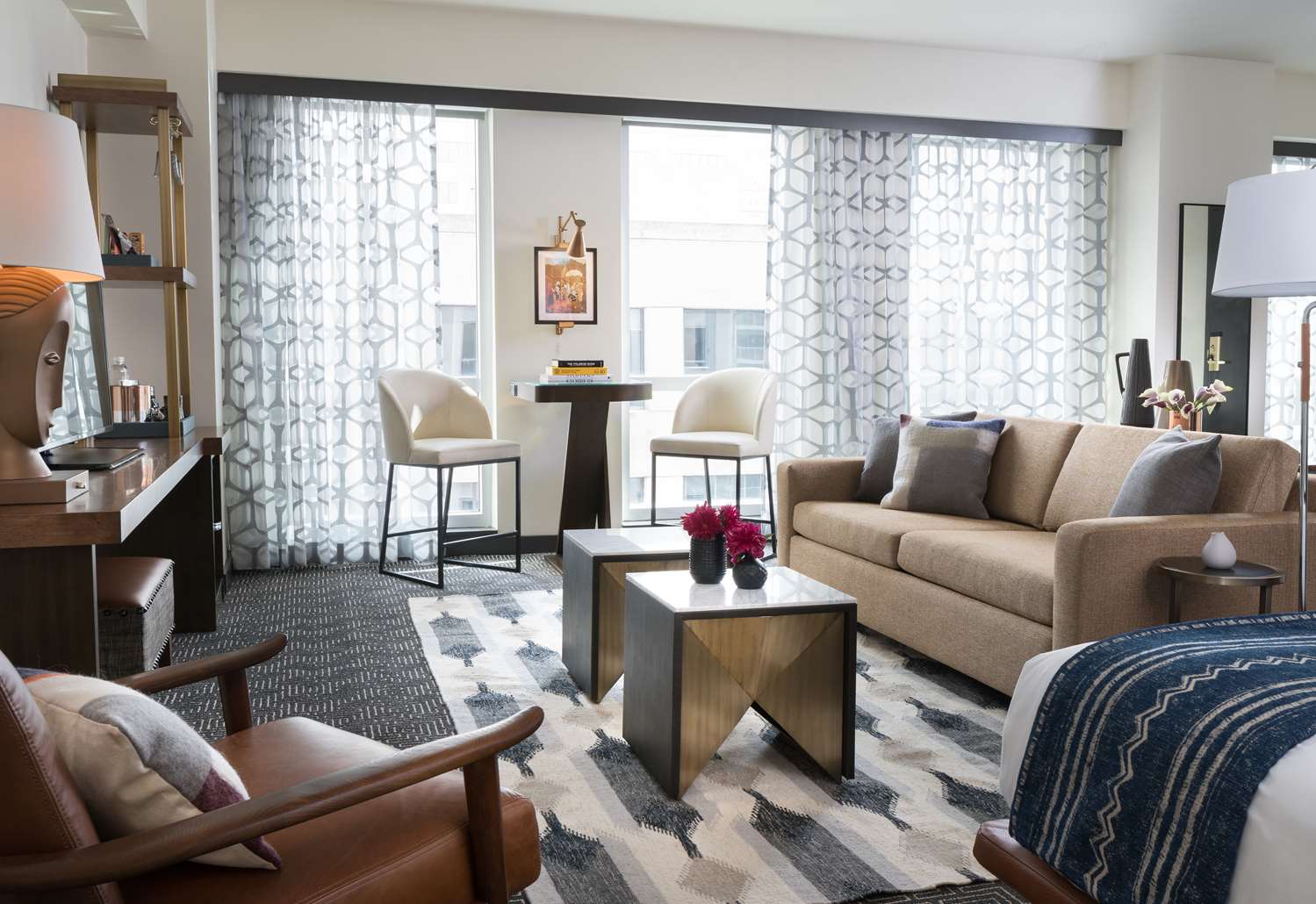 Фото The Troubadour Hotel New Orleans, Tapestry Collection by Hilton