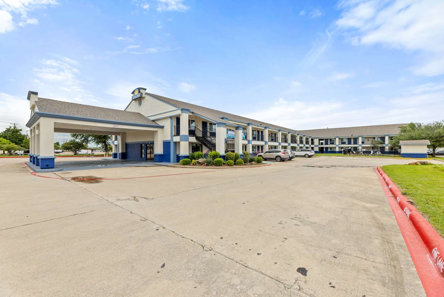 Фото Days Inn by Wyndham McKinney