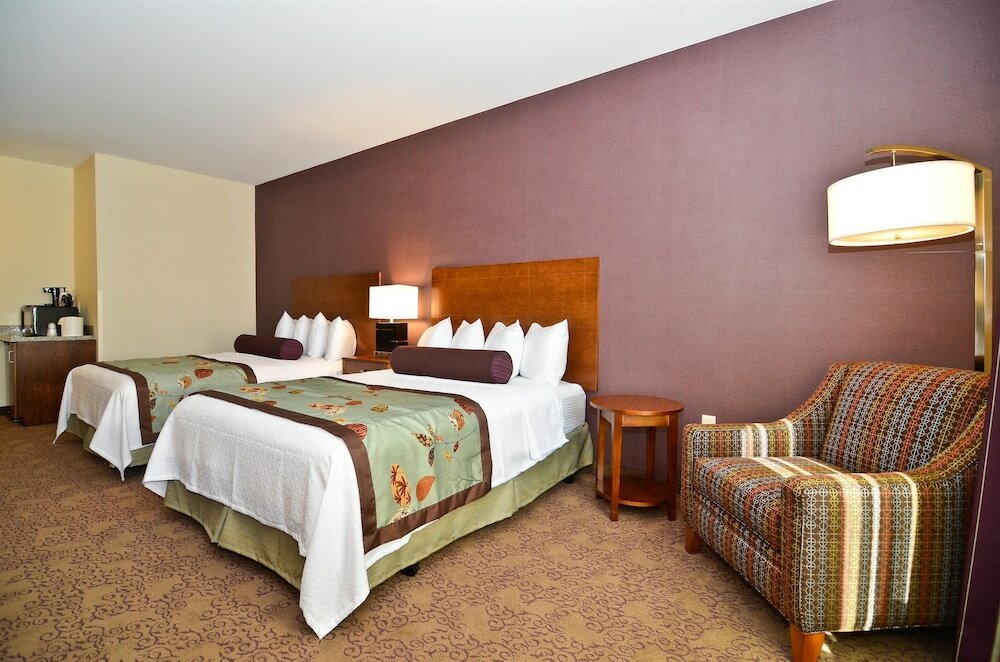 Фото Best Western Plus Carousel Inn & Suites