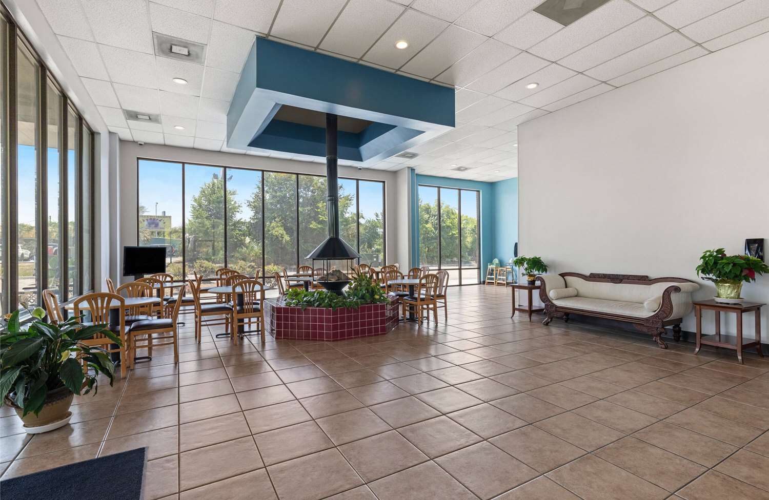 Фото Days Inn by Wyndham St George