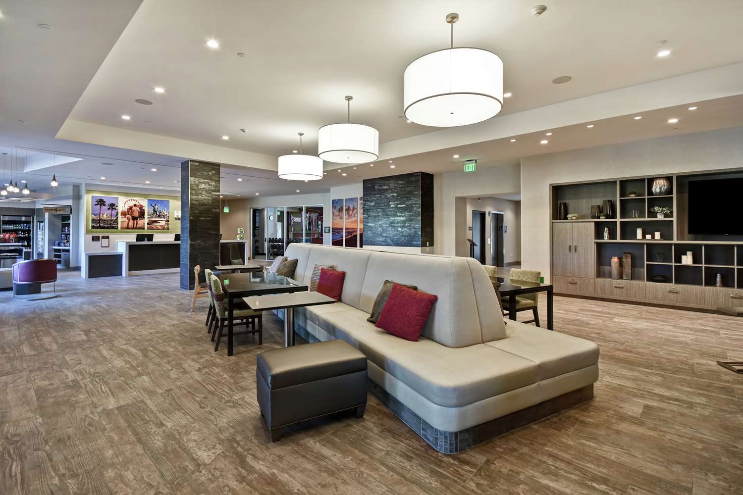 Фото Home2 Suites by Hilton Los Angeles Montebello