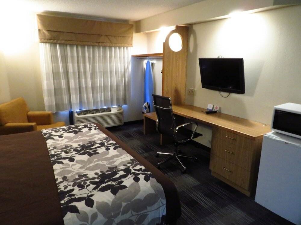 Фото Rodeway Inn At Six Flags