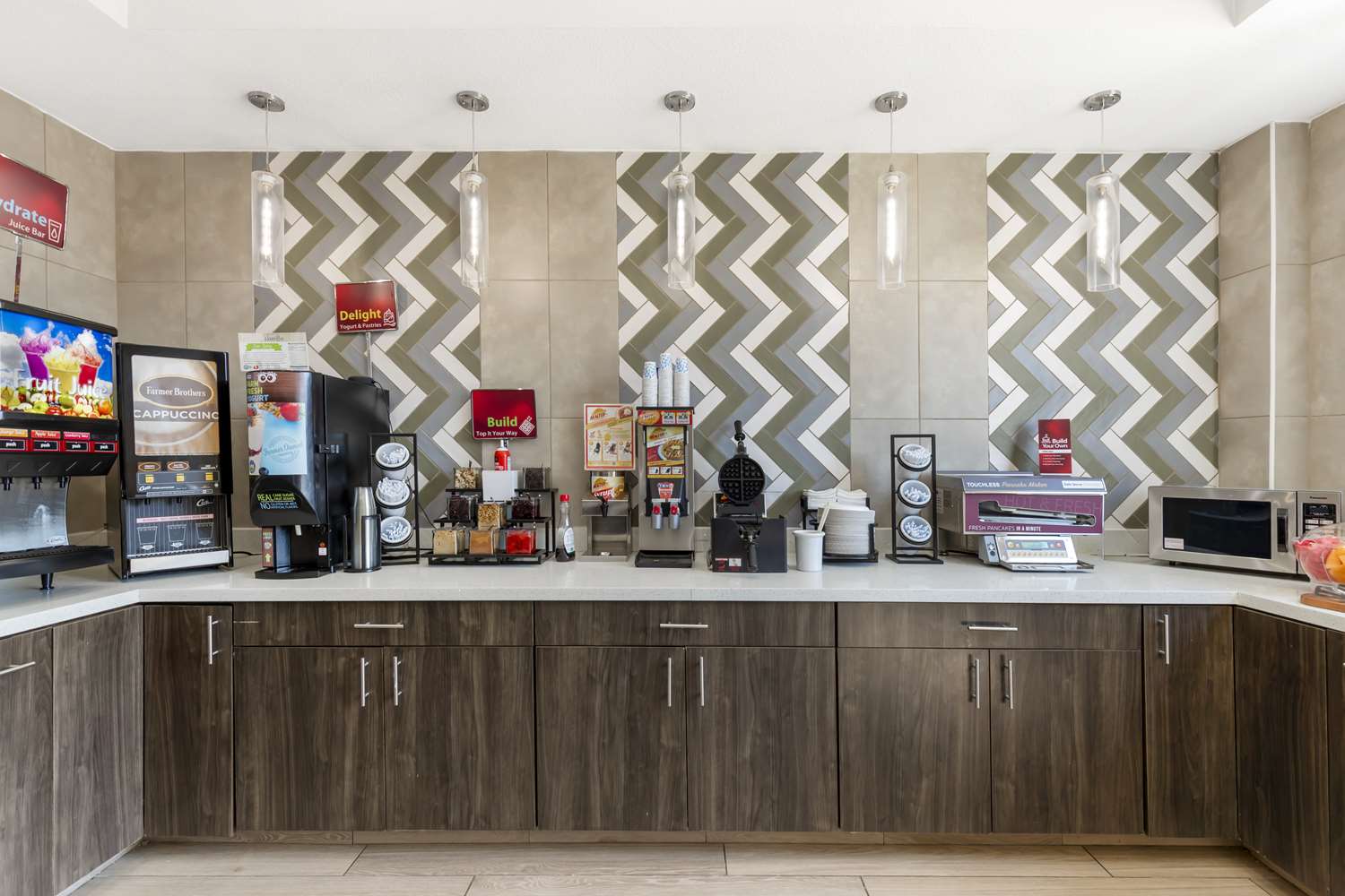 Фото Best Western Plus Des Moines West Inn & Suites