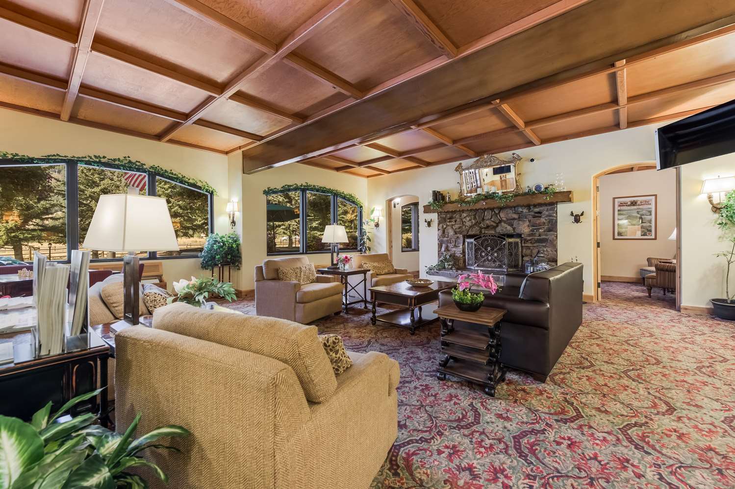 Фото Best Western Tyrolean Lodge