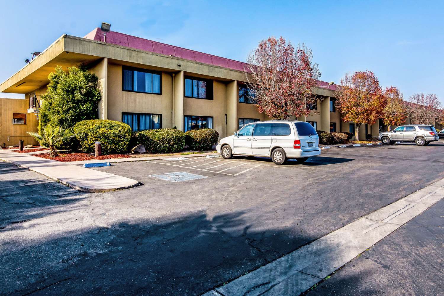 Фото Rodeway Inn & Suites