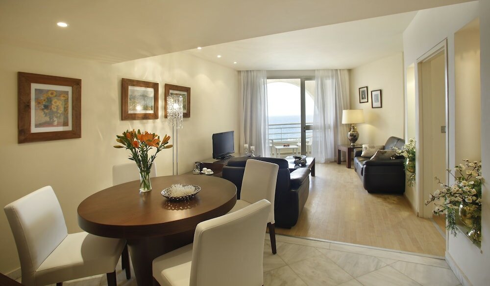 Фото Golden Coast Beach