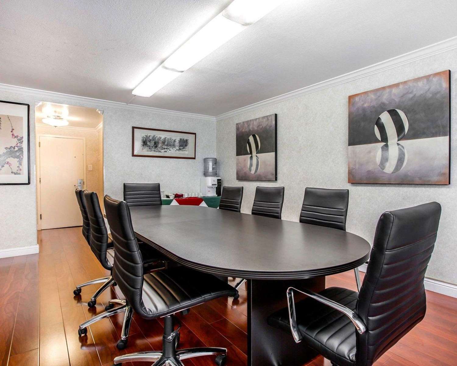 Фото Quality Inn & Suites Montebello - Los Angeles