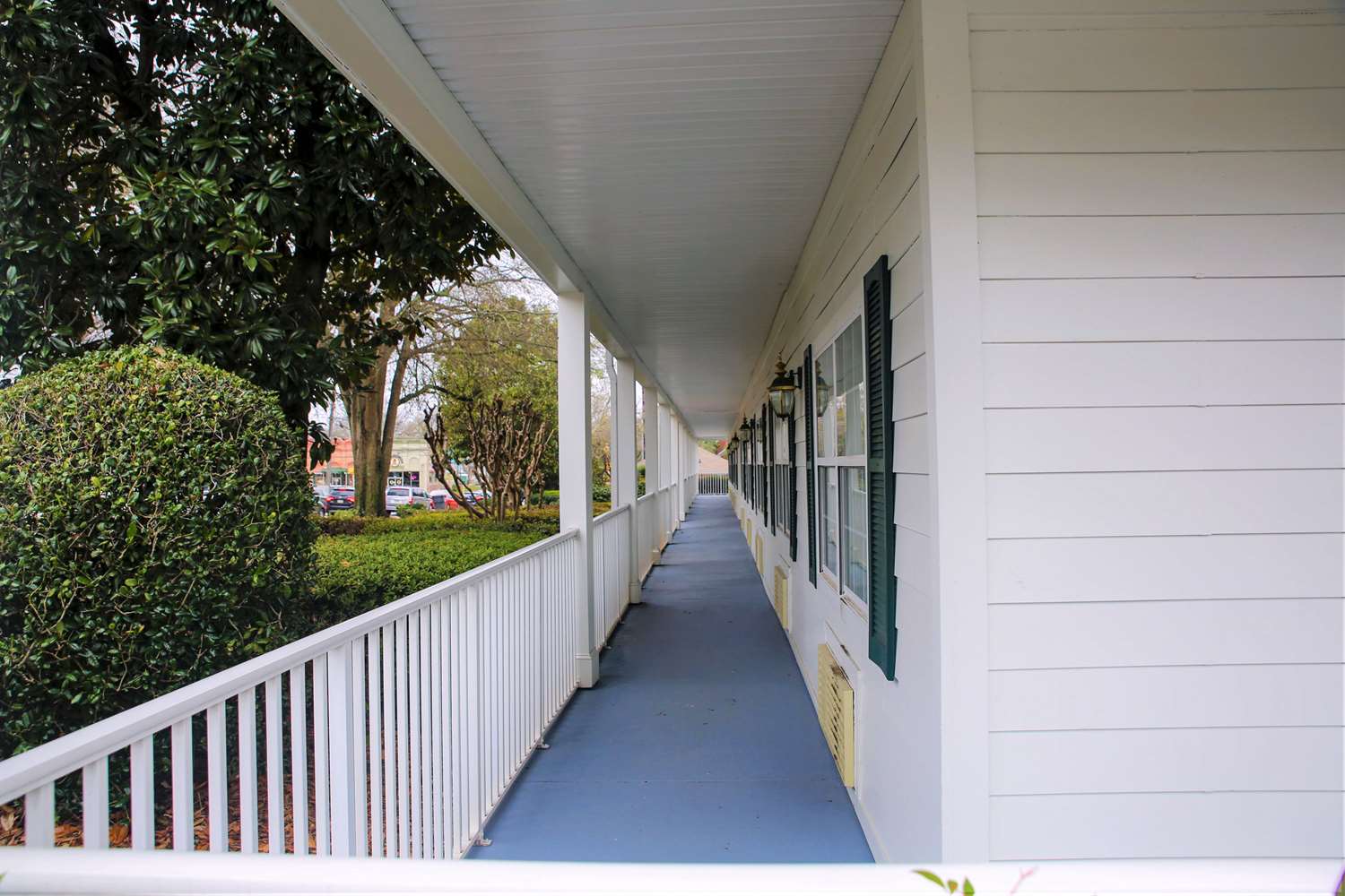 Фото Quality Inn Fayetteville near Historic Downtown Square