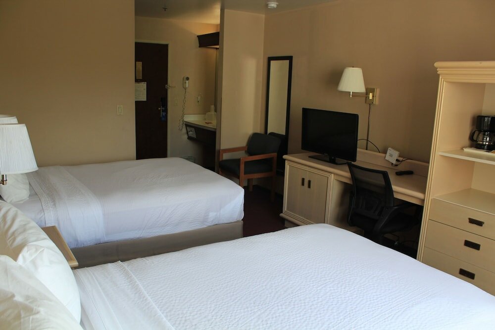 Фото Days Inn by Wyndham Seatac Airport